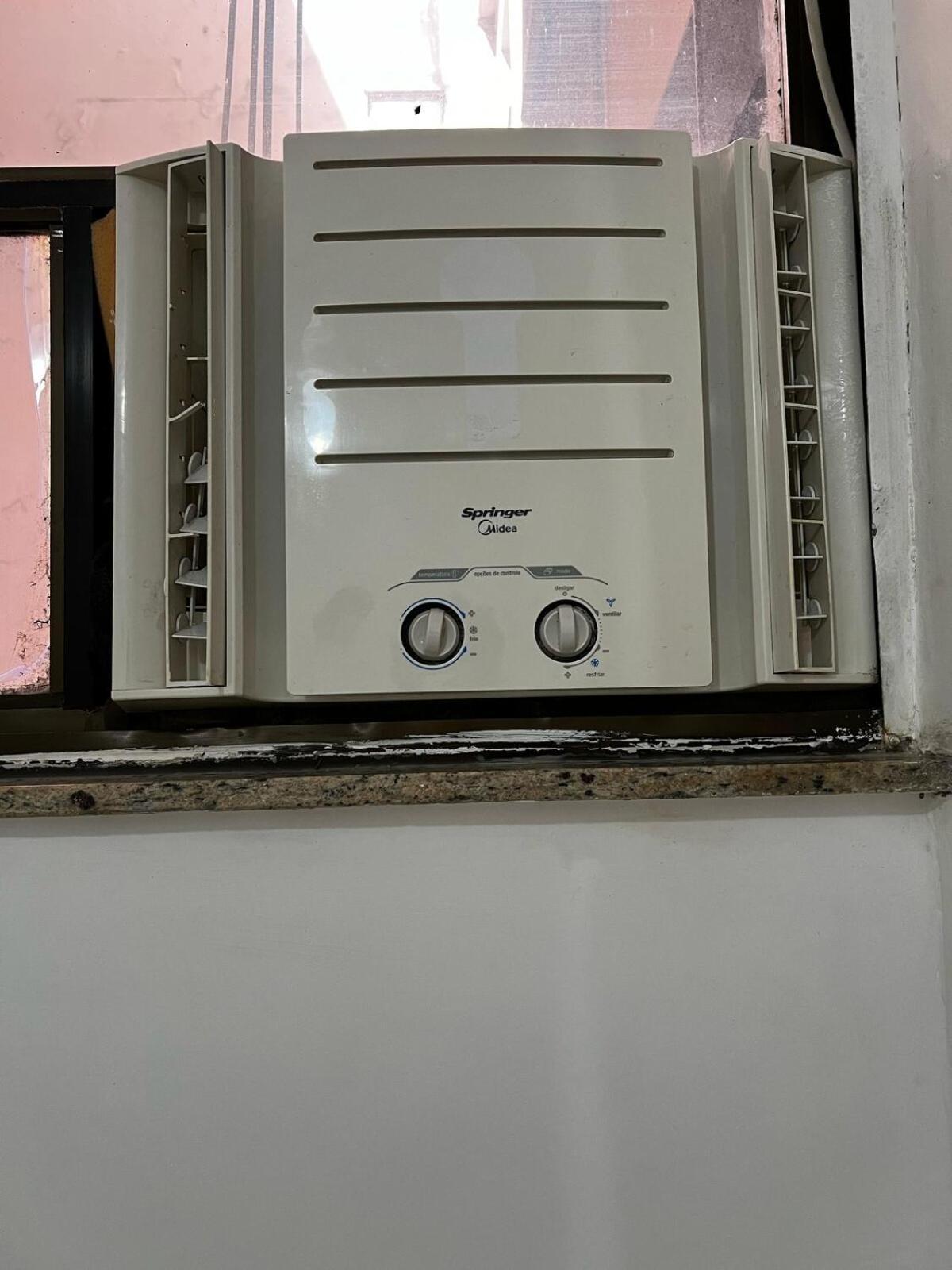 Apartamento Confortavel 55 M, Metro, Vlt, Consulado, Aeroporto
